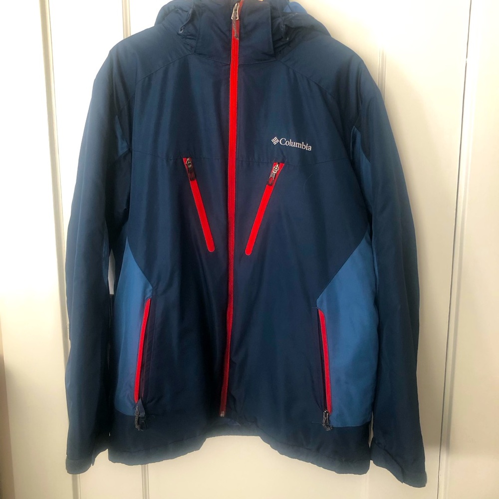 Columbia Insulated Men’s Wind Breaker with attached Hood Size